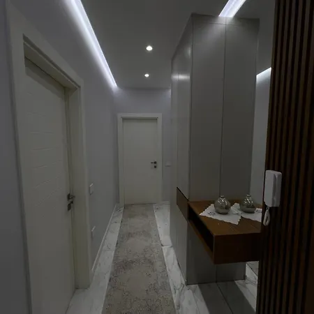 Realm Tirana